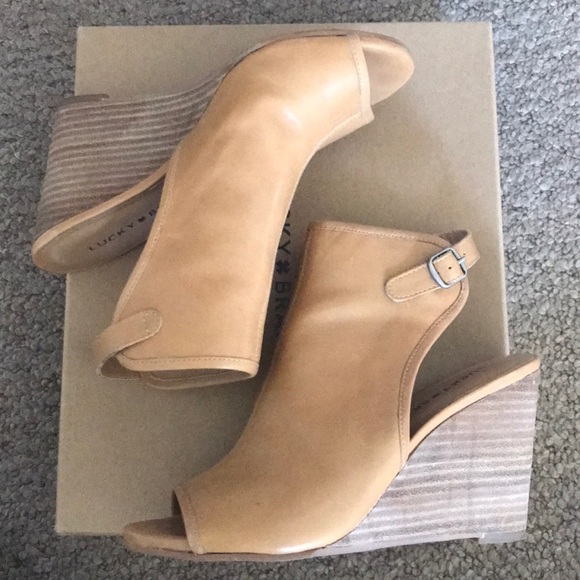 Peep toe wedges - Picture 2 of 3